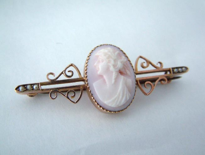 antique carved shell cameo and seed pearl 9ct gold brooch